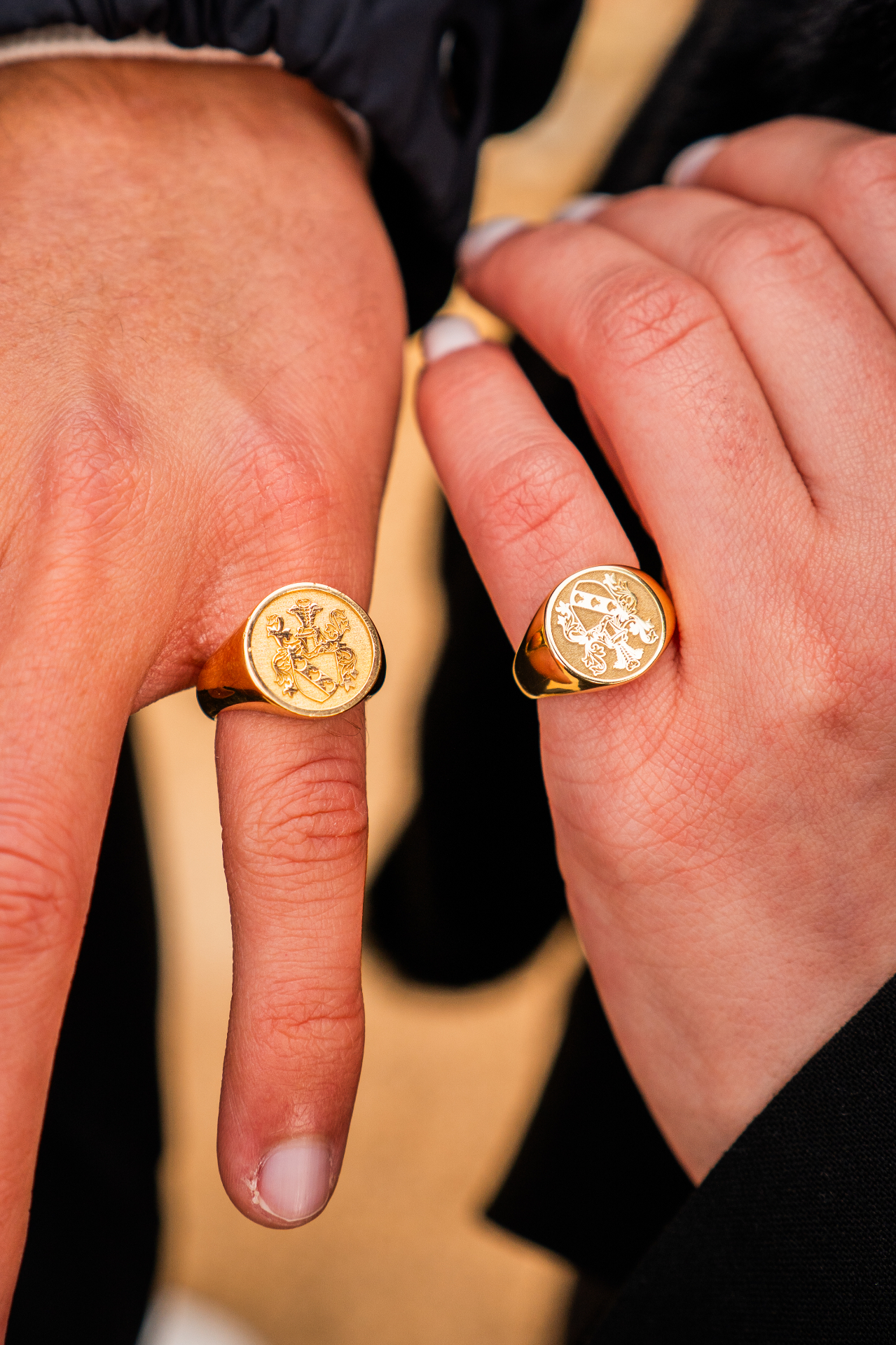 Gold signet ring with crest engraving